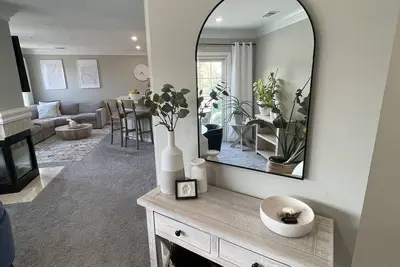 Image de Quiet Suburban- 2 Story Condo with Balcony