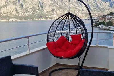 Image de Scenic penthouse apartment, sea view balcony, pet friendly, private parking