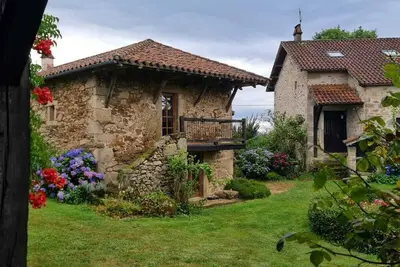 Image de Gîte, La Casela, lieu de vacances avec piscine privée pour découvrir le Lot