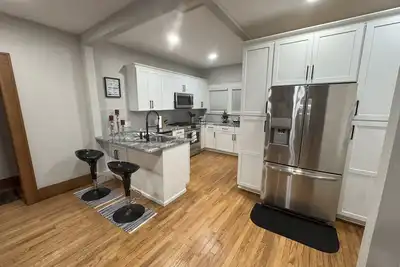 Image de Ou Campus Craftsman - Walk to Everything!