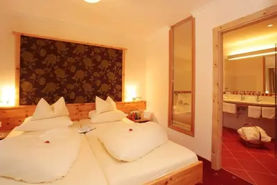 Image de Doppelzimmer 35-45 m² / Zirbe - Thermenwelt Hotel Pulverer