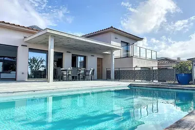 Image de Belle Villa avec piscine, 4 chambres, proche Ile Rousse