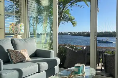 Image de 6039 Epw - Premium - Bright and Airy Coastal Escape