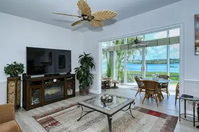Image de 6047 Epw Bright and Spacious Bay Side Retreat