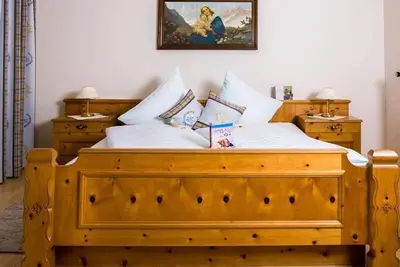 Image de Familienzimmer für 2 Erw. + Kinder Schneewittchen - Landhaus Pension Holle