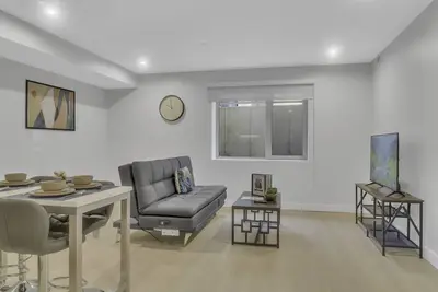 Image de 1br Logan Circle Furnished Apartment by RedAwning
