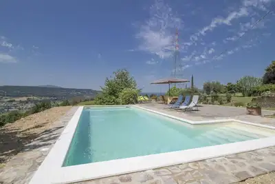Merveilleuse maison de vacances avec piscine, Wifi, Tv, balcon, vue panoramique et parking