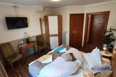 Image de Kleines Doppelzimmer Alleeblick - Gästehaus Bärwald