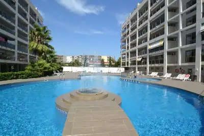 Image de Joli appartement pour 4 personnes avec piscine, Wifi, climatisation, Tv et terrasse