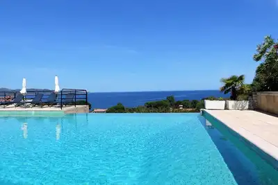 Image de Agréable appartement pour 4 personnes avec Wifi, climatisation, piscine, Tv, terrasse et parking