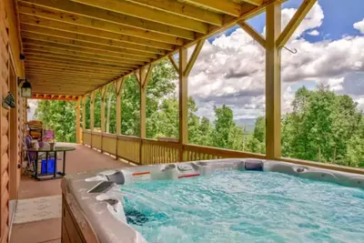 Image de Vista Sunrise Mountain View with Hot Tub at Knight Sky Cabin