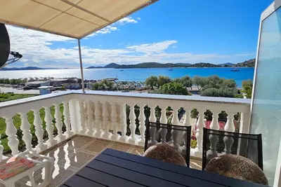 Image de Apartments Olga - two bedroom apartment with a sea view A4