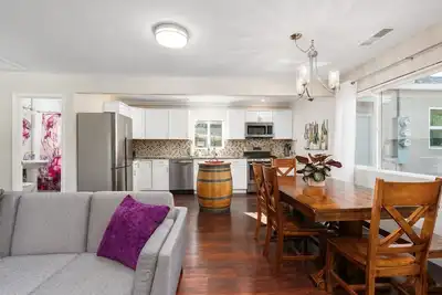 Image de Wine Barrel (4/7 Hideaway Units)