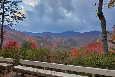 Image de Cozy Ridge Top Mountain Cabin - A World Away