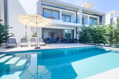 Image de Azure Harmony Villa: Private Pool, Sea Views & Modern Luxury in Kapparis