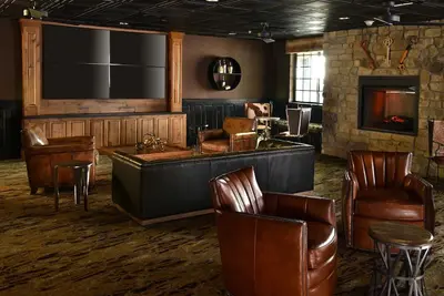 Image de Stoney Creek, Deluxe 2 Queen, Heated indoor/outdoor pool! Parking