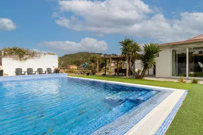 Image de Belle maison de vacances privée avec piscine privée, Wifi, Tv, patio, animaux admis et parking