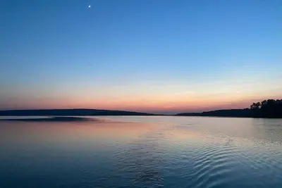 Image de River Valley Lake Getaway