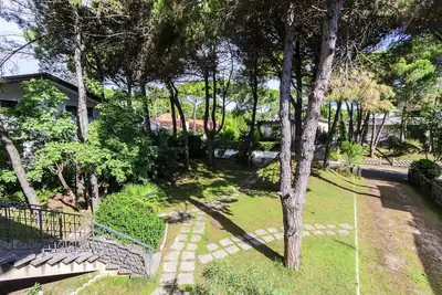 Image de Agréable appartement avec Wifi, climatisation, Tv, terrasse, animaux admis et parking