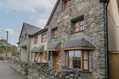 Anadlu, pet friendly, with a garden in Llanbedr