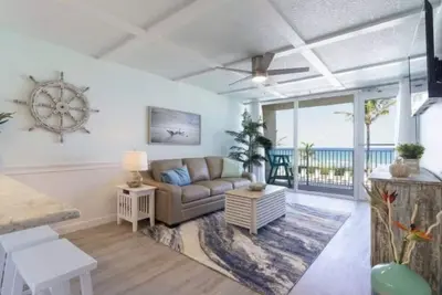 Image de Spectacular Beachfront Retreat! At Island Beach Resort.