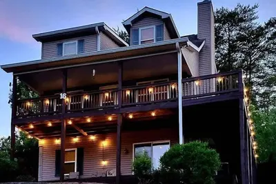 Image de Spacious mountain home in Helen Georgia! Innsbruck Golf & Spa communityHOT Tub!
