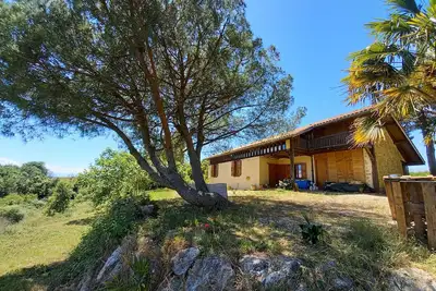 Image de Maison de vacances 'La Toumet' avec vue sur les montagnes, piscine privée et Wi-Fi