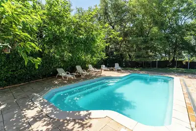 Image de Chalet \"Gite Sariette\" avec piscine partagée, terrasse privée et Wi-Fi