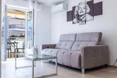 Image de 3p avec terrasse à 100 mètres de la mer