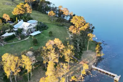 Image de Luxury lakefront Suite & Barn