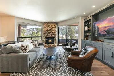 Image de Stylish 2bd Condo - Walk to Palisades!
