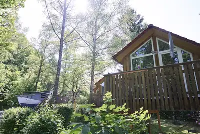 Image de Einzigartiges Stelzenhaus mit Terrasse am Waldrand