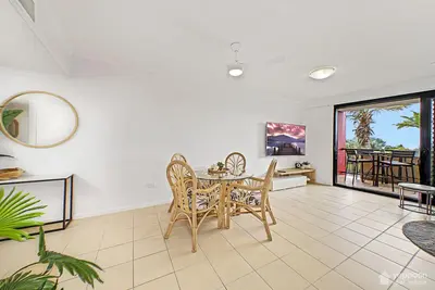 Image de Yeppoon Cbd Fully Furnished Apartment With Pool!