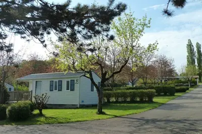 Image de Idyllic Family Vacation Spot with Seasonal Heated Pool & Gardens