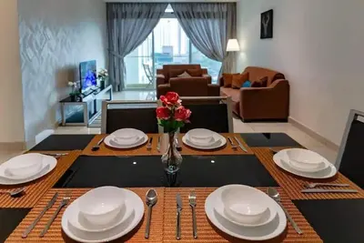 Image de A Chic 3br Ksl DEsplanade Residence, Free Parking