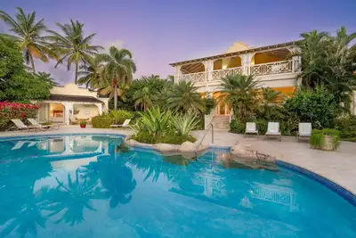 Image de Calliaqua in St. James by Personal Villas - Perfect Tropical Getaway