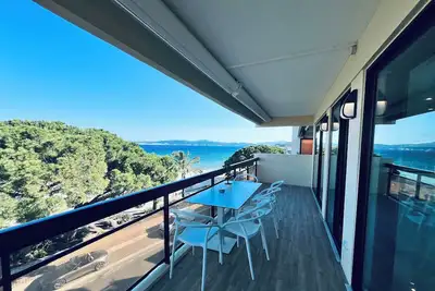 Image de Appartement vue panoramique sur la mer de Sainte-Maxime. Plein centre-ville!