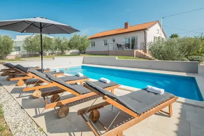 Image de Villa Viktoria near Poreč for 6 people with play room & private pool