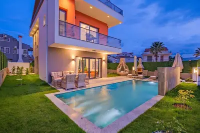 Image de 3 Bed Luxury Villa with Jacuzzi and Hiqh Quality Equipments by Villaboxturkey