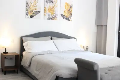 Image de Studio apartment 100 meters from the station. Trains every 15 minutes to Milan and Como!