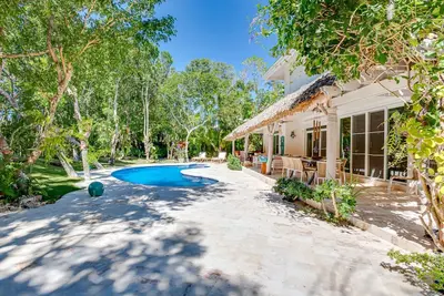 Image de Fully refurbished villa with private garden and swimming pool