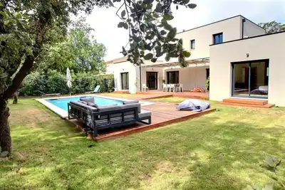 Image de Magnifique Villa Neuve à Saint-Didier avec Pisicne