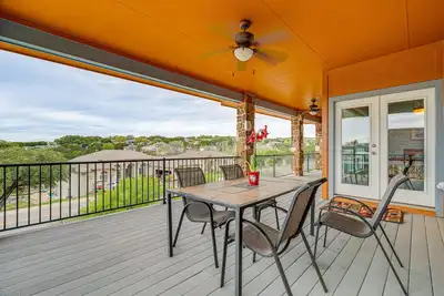 Image de Lago Vista Vacation Rental - Walk to Lake Travis!