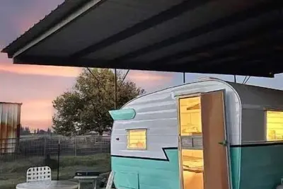 Image de Wagon Wheel Ranch Cowboy Camper.