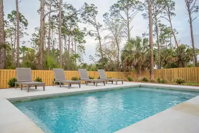 Image de Brand New Luxury 5-Br Home with a Huge Private Pool, Beach Walkway & Unparalleled St. Joseph’s Bay Panoramic Views! Sleeps 12 – Spring Break Special!