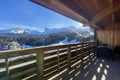 Image de Appartement avec balcon offrant une superbe vue
