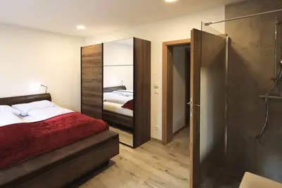 Image de Apartment mit 3 Schlafzimmern und Balkon - Haus am Feistritzer See