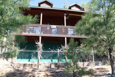 Image de Serene Mountain Retreat! Beautiful family home, large loft, close to downtown!