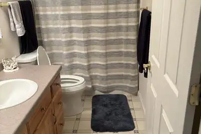 Image de Great place to stay, close to everything in a secure neighborhood!