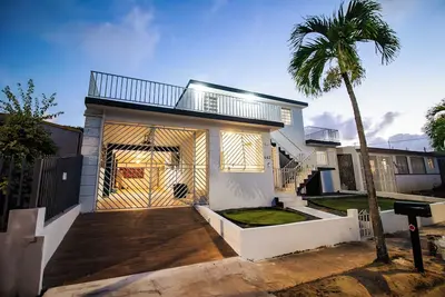 Entire Home in San Juan - Fits 10